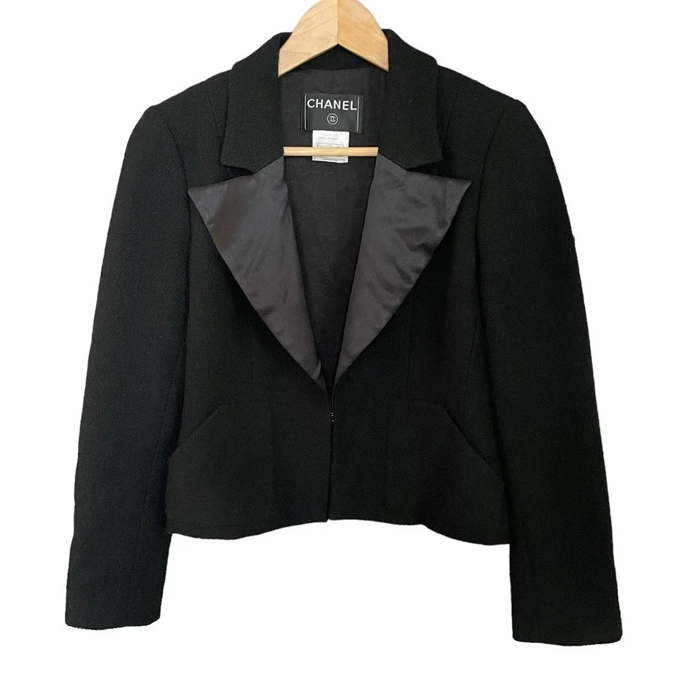 CHANEL Vintage Boucle Black Wool Dinner Jacket Cropped Blazer Archival 2003